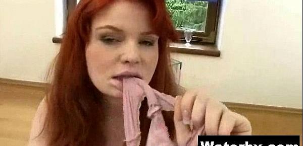  Erotic Sexy Gal Squirting